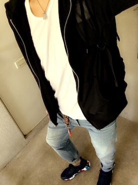 「黒リュック」｜「アイテム（アクセサリー）」を使った、るるるさん（メンズ・169cm）の春コーディネート
