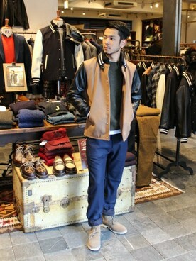 「JOURNAL STANDARD（ジャーナルスタンダード）のアイテム（スタジャン）」を使った、JOURNAL STANDARD 表参道 スタッフさん（メンズ・170cm）の秋コーディネート
