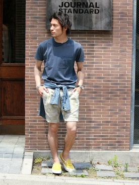 「アイテム（スニーカー、イエロー系）」を使った、JOURNAL STANDARD 表参道 スタッフさん（メンズ・175cm）の夏コーディネート