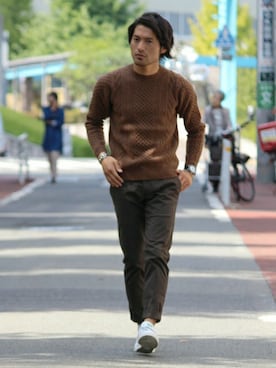 「アイテム（チノパンツ、グレー系）」を使った、JOURNAL STANDARD 表参道 スタッフさん（メンズ・175cm）の秋コーディネート