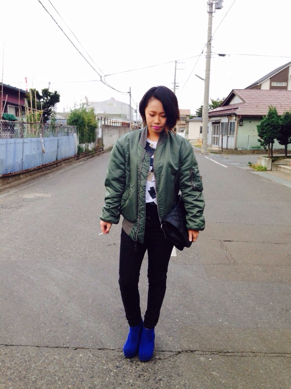 「Wil Fry、ストリート」｜「Wil Fryのアイテム（Tシャツ/カットソー、ホワイト系）」を使った、AyaMeさん（レディース・163cm）の秋コーディネートの1枚目の写真