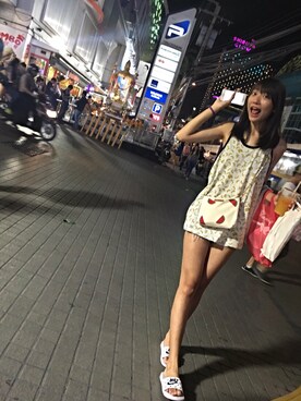 「BKK ORIGINALのアイテム」を使った、卉一さん（レディース・177cm）の夏コーディネート