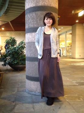 「オールグレー」｜「アイテム（パーカー）」を使った、Nakamuさん（レディース・157cm）の秋コーディネート