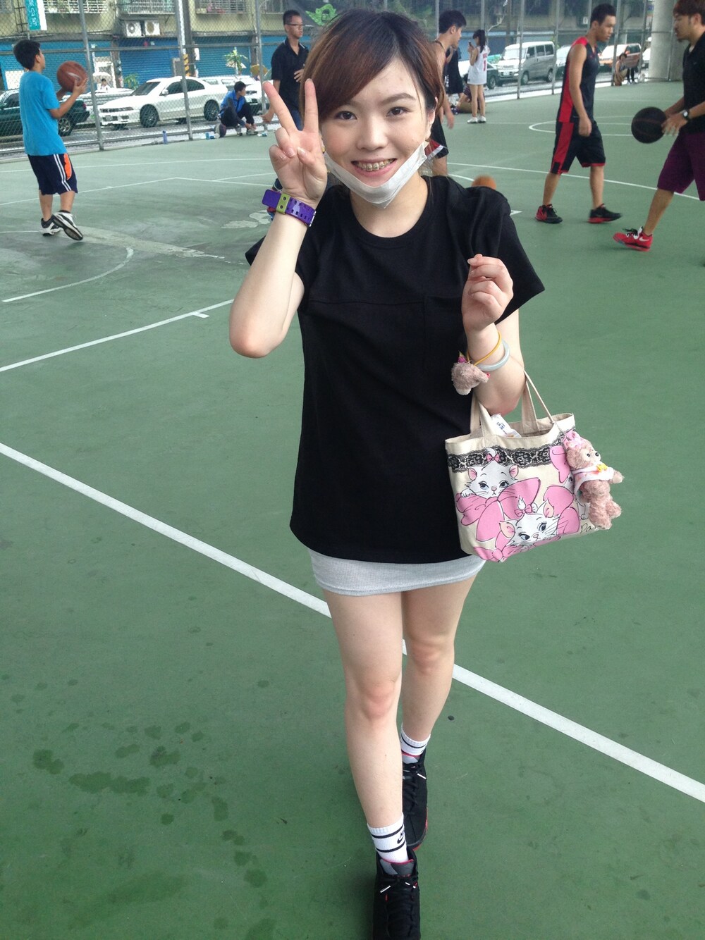 「NIKE、G-SHOCK、disney、jordan7、REMIX、shelliemay」｜「アイテム（その他、その他）」を使った、林咪さん（レディース・160cm）の夏コーディネートの1枚目の写真