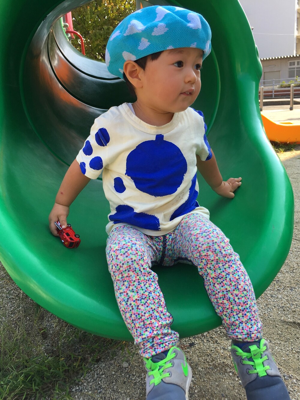 「ボボショセス、bobochoses、カシラ、ムディアスカハセット」｜「BOBO CHOSESのアイテム（Tシャツ/カットソー、ホワイト系）」を使った、＊57さん（キッズ・90cm）の秋コーディネートの1枚目の写真