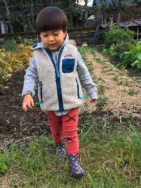 「patagonia（パタゴニア）のアイテム（ダウンベスト、ホワイト系）」を使った、＊57さん（キッズ・90cm）の秋コーディネート
