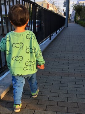 「韓国子供服のアイテム（スウェット、グリーン系）」を使った、＊57さん（キッズ・90cm）の秋コーディネート