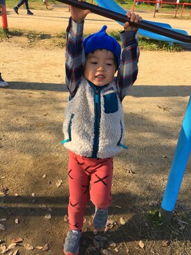 「patagonia（パタゴニア）のアイテム（ダウンベスト、ホワイト系）」を使った、＊57さん（キッズ・90cm）の冬コーディネート