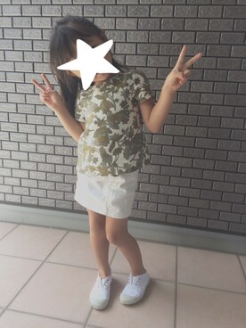 「ZARA（ザラ）のアイテム（Tシャツ/カットソー、グリーン系）」を使った、Sachiさん（キッズ）の秋コーディネート