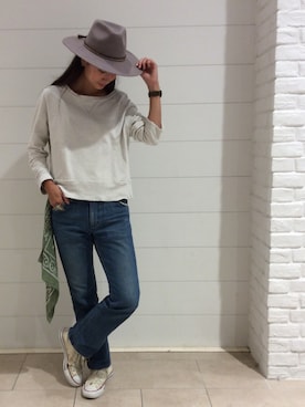 「Wrangler」｜「アイテム（財布/小物）」を使った、Asuka Katayama さん（レディース・169cm）の秋コーディネート