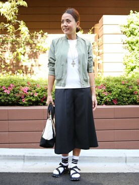 「サンダルに靴下」｜「アイテム（MA-1）」を使った、Kitamuraさん（レディース・168cm）の春コーディネート
