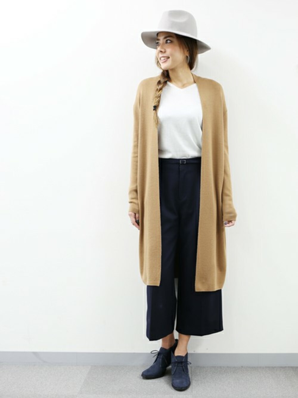 「green label relaxingのKF H/Wash FLC SUPER ロングカーディガン（カーディガン/ボレロ、ブラウン系）」を使った、Kitamuraさん（レディース・168cm）の秋コーディネートの1枚目の写真