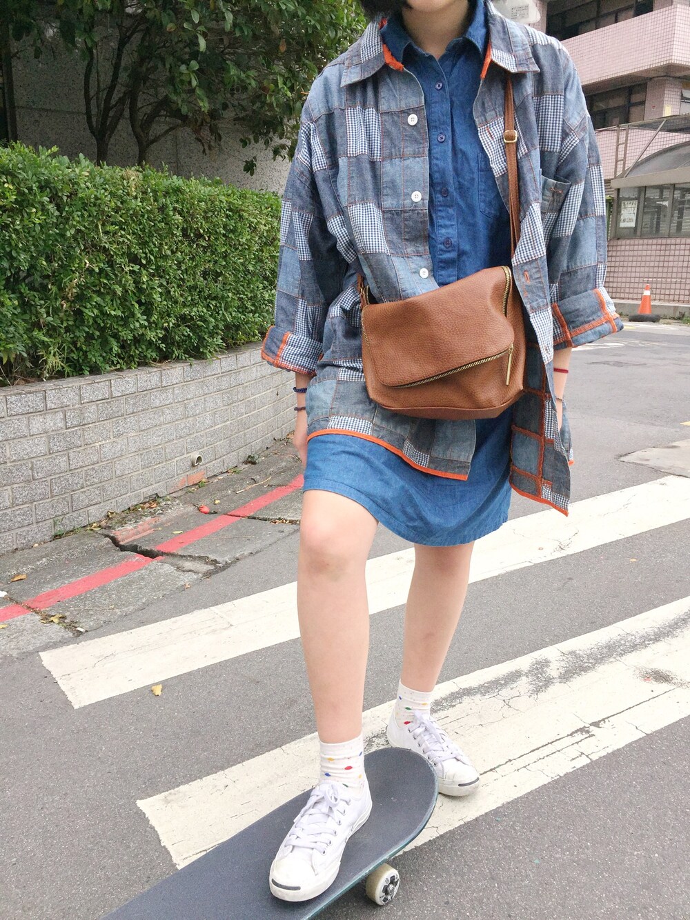 「converse、UNIQLO」｜「CONVERSEのアイテム（スニーカー、ホワイト系）」を使った、玉子さん（レディース・160cm）の冬コーディネートの1枚目の写真