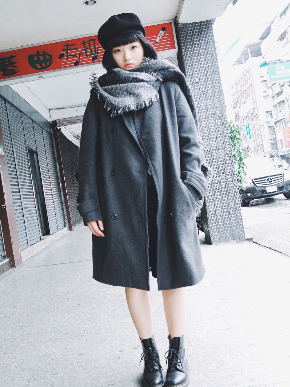 「GAPのアイテム（ピーコート、グレー系）」を使った、玉子さん（レディース・160cm）の冬コーディネートの1枚目の写真
