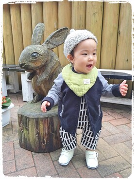 「白いスニーカー」｜「アイテム（サロペット/オーバーオール）」を使った、ちょろすさん（キッズ・70cm）の秋コーディネート