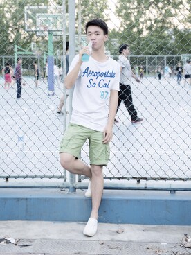 「Aeropostale（エアロポステー）のアイテム（Tシャツ/カットソー、ホワイト系）」を使った、詹孟Xさん（メンズ）の春コーディネート