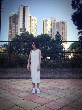 「MONKI（モンキ）のアイテム（ファッション雑貨）」を使った、Winnie Kwongさん（レディース・165cm）の夏コーディネート