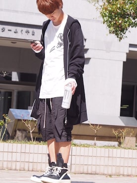 「DRKSHDW（ダークシャドウ）のアイテム（トップス）」を使った、ひろとさん（メンズ・175cm）の秋コーディネート