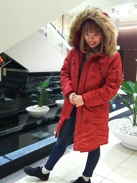 「アイテム（ミリタリージャケット、レッド系）」を使った、HYOGOさん（レディース・155cm）の秋コーディネート