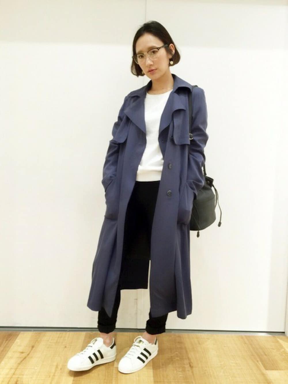 「スニーカー、スキニーパンツ、アディダス、ロング丈、ロングカーディガン、だて眼鏡、スーパースター、メガネ女子、everyday by collex/MYSELF ABAHOUSE(everyday by collex/MYSELF ABAHOUSE)、ロングコート×スキニー」｜「MYSELF ABAHOUSEのｸﾗｼｯｸﾒｶﾞﾈ（メガネ、ブラック系）」を使った、ホーリーさん（レディース・162cm）の冬コーディネートの1枚目の写真