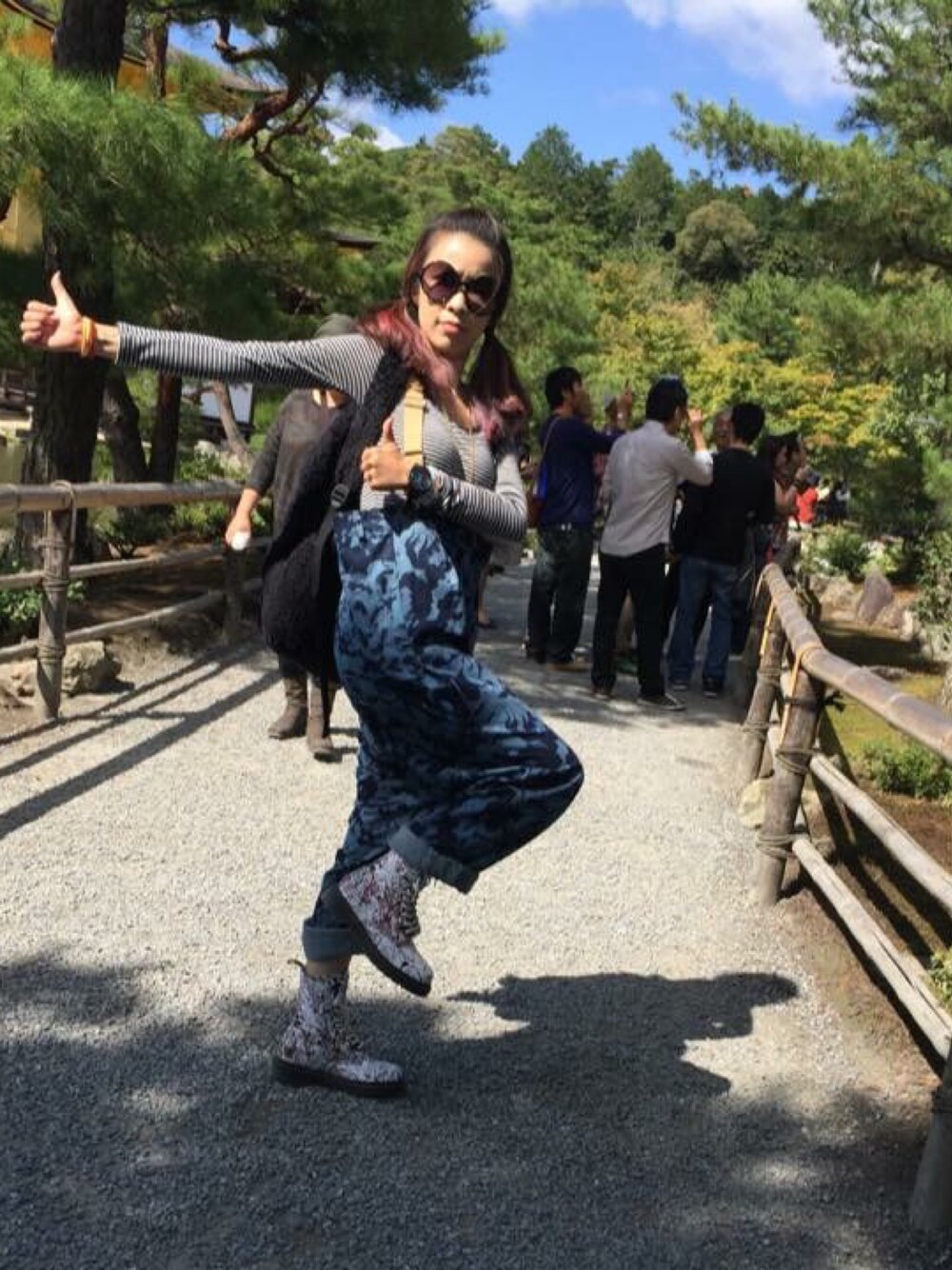 「金閣寺」｜「Dr. Martensのアイテム（ブーツ、その他）」を使った、Mao  Hsuanさん（レディース・158cm）の秋コーディネートの1枚目の写真