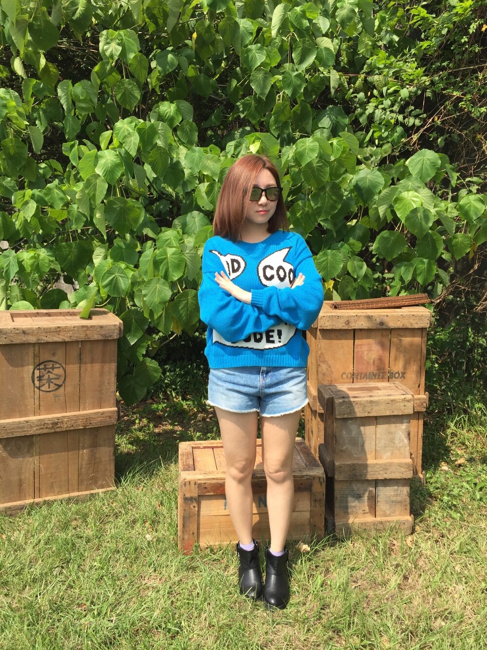 「NASTY GALのアイテム（アンサンブル、ブルー系）」を使った、Ming Ming Hsiehさん（レディース・154cm）の冬コーディネートの1枚目の写真