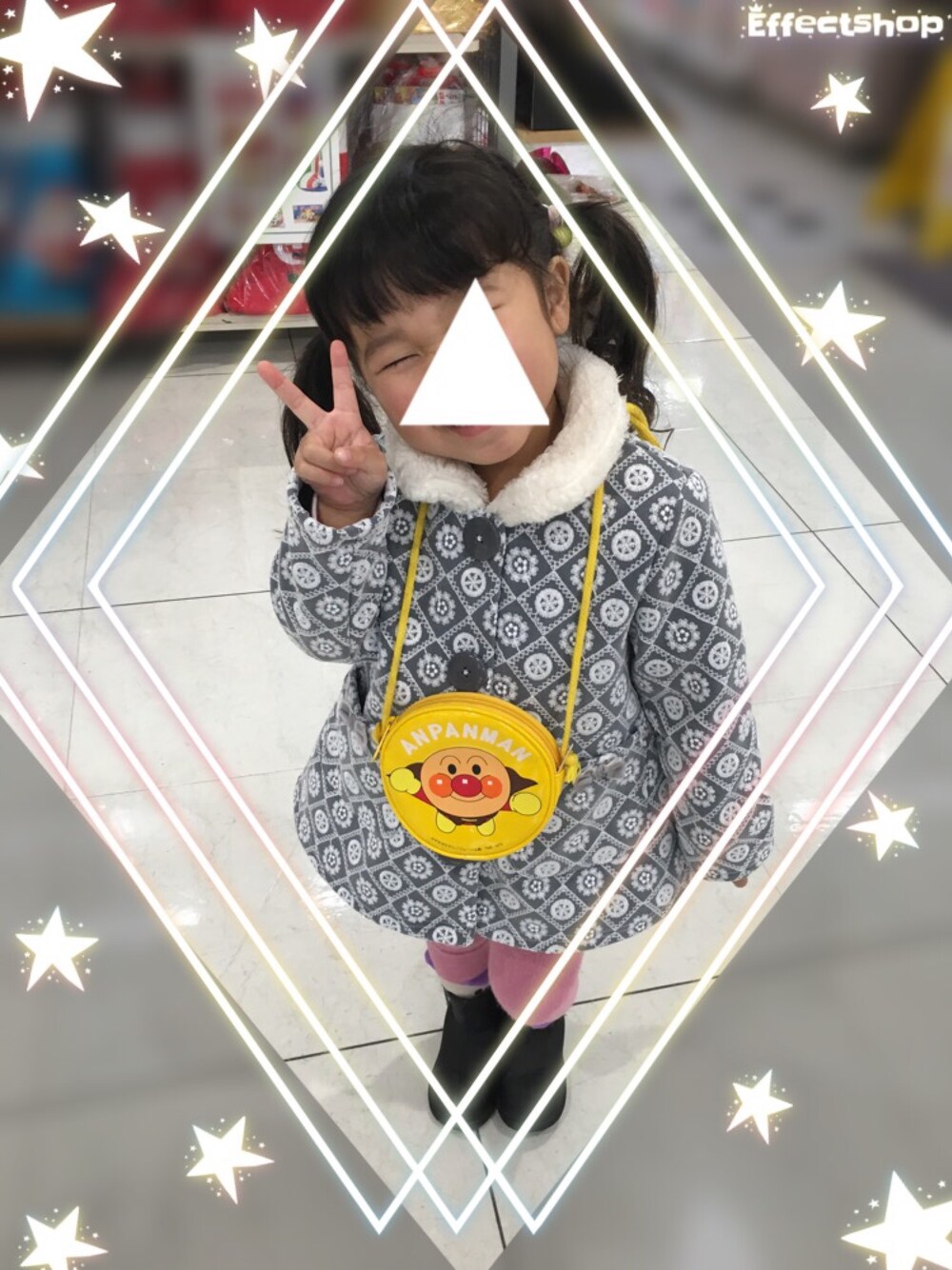 「キッスコーデ、キッズファッション、おんなのこ、3歳、クリスマス」｜「貰い物のアイテム（ダウンジャケット/コート、グレー系）」を使った、MONKAJIさん（キッズ・90cm）の秋コーディネートの1枚目の写真