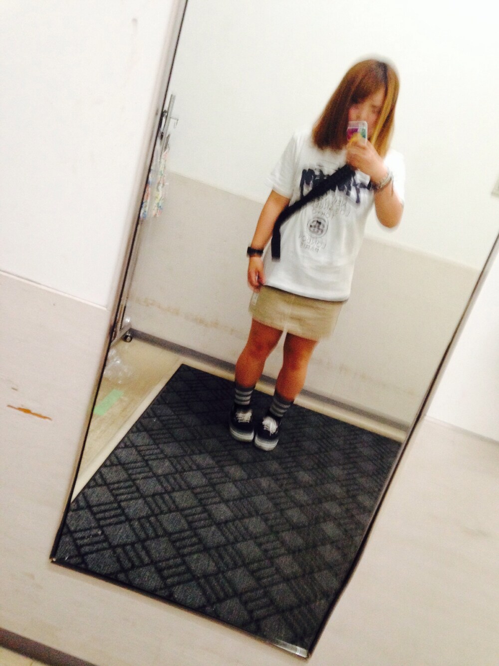 「VANS、重ね着、stussy、Tシャツ、adidas、RNA」｜「STUSSYのWorld Tour Mesh Tee（Tシャツ/カットソー、ホワイト系）」を使った、なるみんさん（レディース・154cm）の夏コーディネートの1枚目の写真