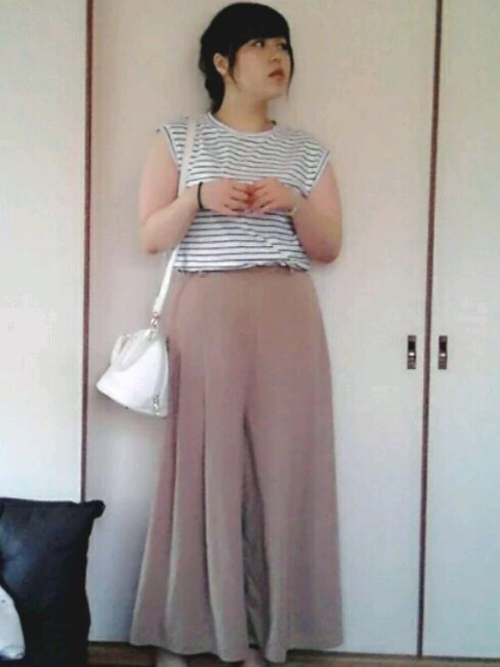 「スカンツ、シンプル、ラファコーデ、ぽっちゃり」｜「GUのアイテム（パンツ、ベージュ系）」を使った、とみむさん（レディース・163cm）の夏コーディネートの1枚目の写真