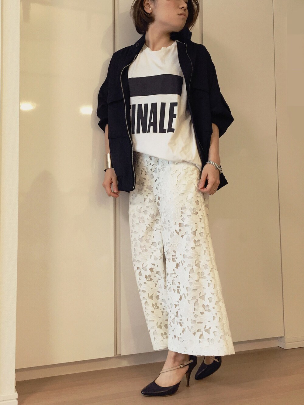 「レース、モノトーン、MA-1、パンプス、ワイドパンツ、春コーデ、大人カジュアル、フェミニンへの憧れ、ドラフトKTW、ドラフトSatoru」｜「HYKEのアイテム（ブルゾン、ブラック系）」を使った、miiiさん（レディース・152cm）の春コーディネートの1枚目の写真