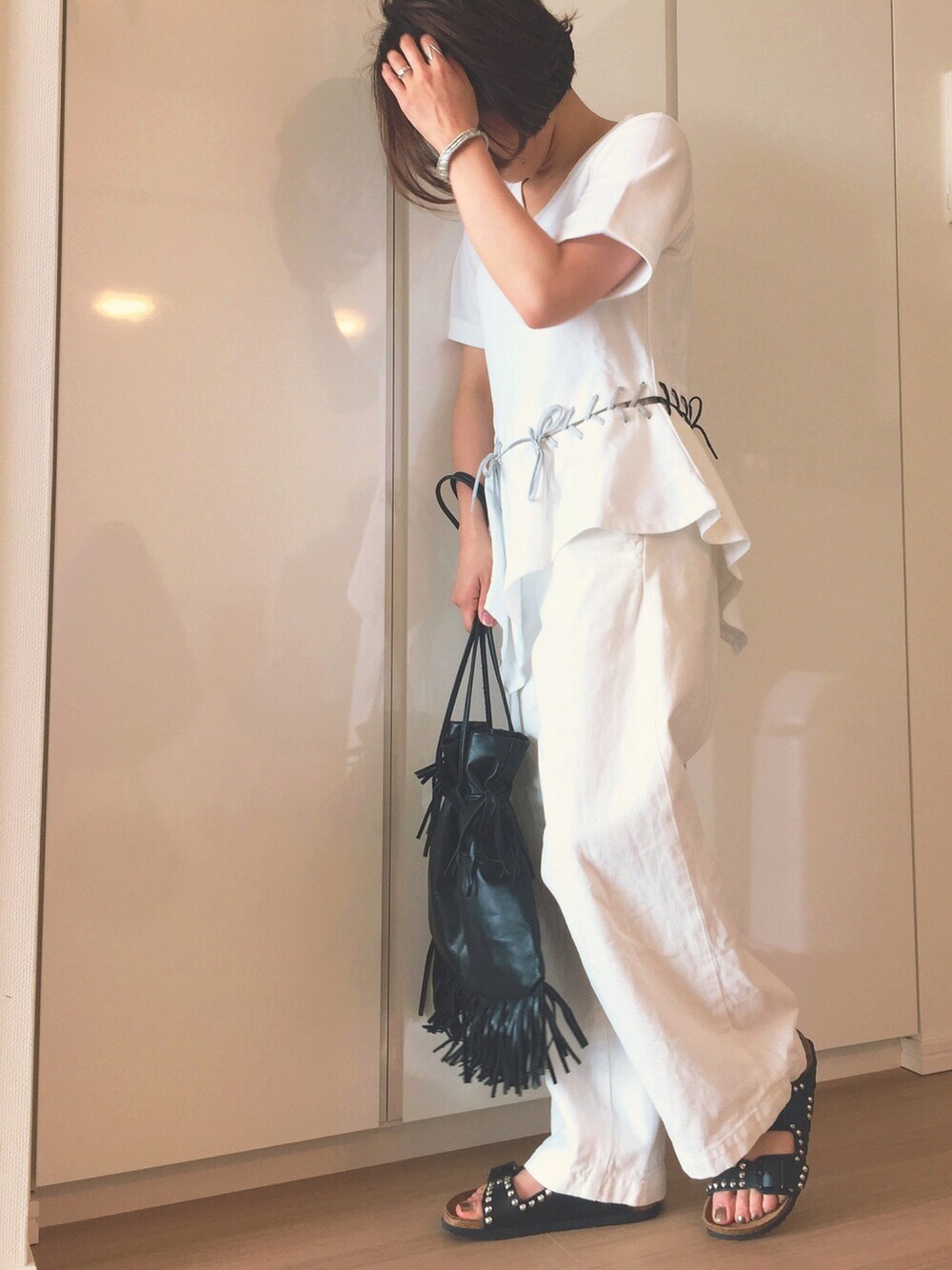 「ホワイト、レースアップ、モノトーン、サンダル、ラクチンコーデ、夏コーデ、5月WEAR白Tコーデ祭り」｜「FACETASMのアイテム（Tシャツ/カットソー、ホワイト系）」を使った、miiiさん（レディース・152cm）の春コーディネートの1枚目の写真