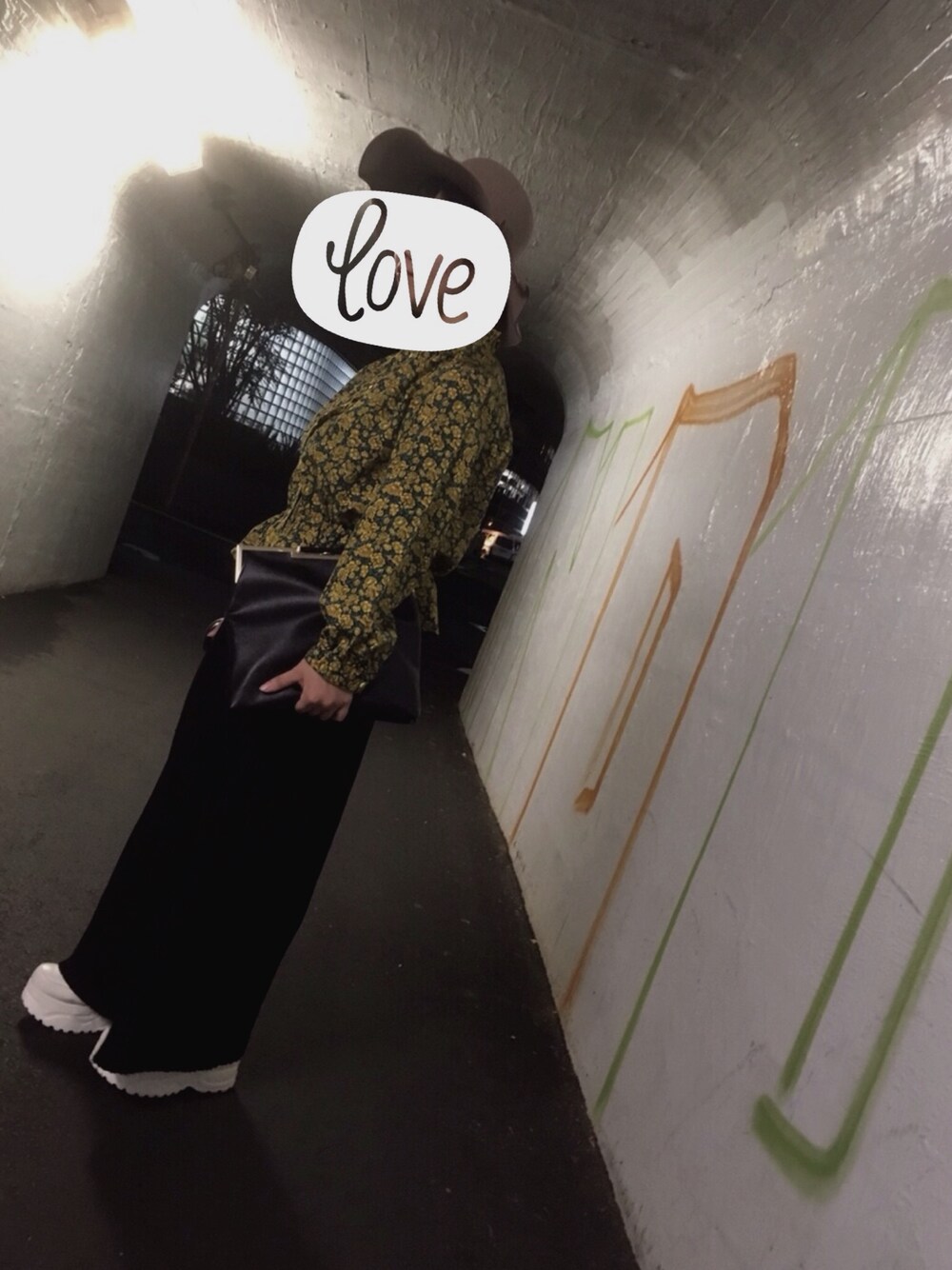 「VINTAGEのアイテム（シャツ/ブラウス、イエロー系）」を使った、megumiさん（レディース・153cm）の秋コーディネートの1枚目の写真