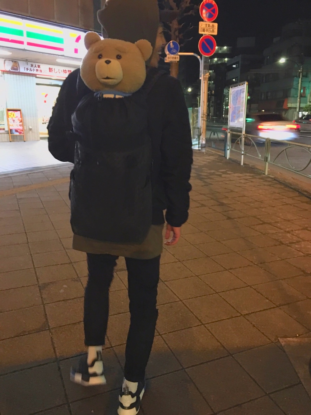 「adidas、RICK OWENS、カジュアル、ぬいぐるみ、Ted、NMD」｜「BAO BAO ISSEY MIYAKEのアイテム（バックパック/リュック、ブラック系）」を使った、アイアムジャパニーズさん（メンズ・175cm）の春コーディネートの1枚目の写真