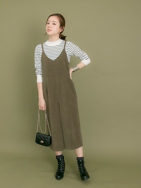 「アイテム（つなぎ/オールインワン、グリーン系）」を使った、airiさん（レディース・160cm）の秋コーディネート