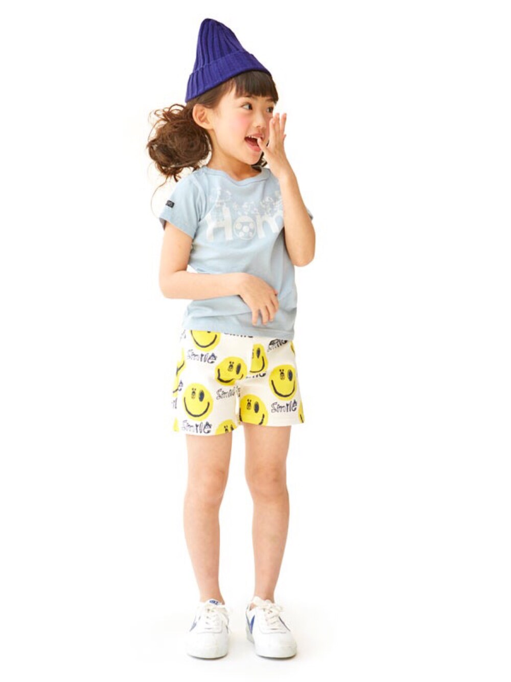 「カジュアルコーデ、ストーリーズ、キッズコーデ、キッズファッション、子供服、子供服コーデ」｜「STORIESのSTORIES(ストーリーズ)（Tシャツ/カットソー、ホワイト系）」を使った、storiesさん（キッズ・110cm）の春コーディネートの1枚目の写真