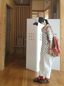 「アイテム（アナログ腕時計、ピンク系）」を使った、yoshiさん（レディース・158cm）の春コーディネート