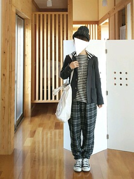「柄×柄」｜「アイテム（ニットキャップ/ビーニー）」を使った、yoshiさん（レディース・158cm）の冬コーディネート