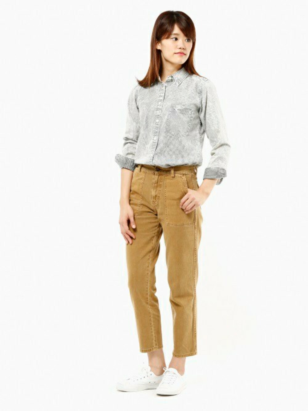 「holiday、タックイン、ヒッコリー、予約商品、ヒッコリーストライプ、auntie rosa holiday、2017ss」｜「Auntie Rosa Holidayの【Holiday】オーバーダイヒッコリーシャツ（シャツ/ブラウス、その他）」を使った、MIKI MORIさん（レディース・173cm）の冬コーディネートの1枚目の写真