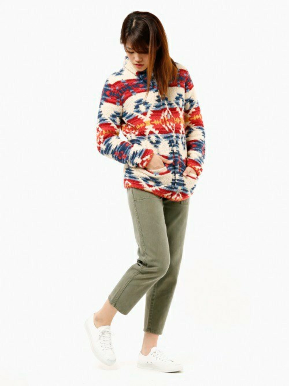 「ガウン、holiday、予約商品、モール、auntie rosa holiday、2017ss」｜「Auntie Rosa Holidayの【Holiday】オルテガモールガウン（ブルゾン、ブルー系）」を使った、MIKI MORIさん（レディース・173cm）の冬コーディネートの1枚目の写真