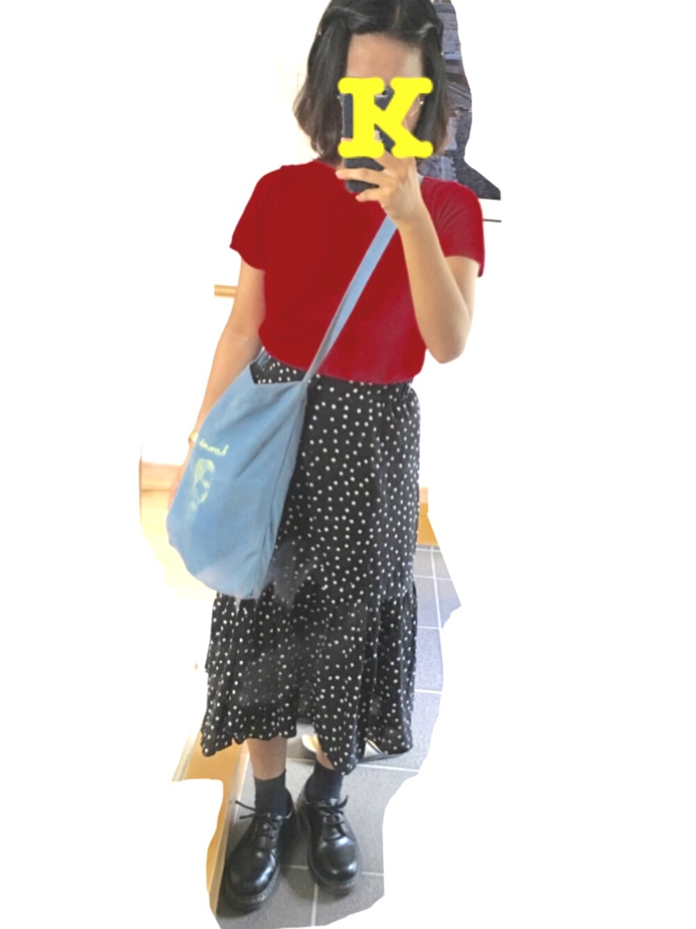 「ドット、ドット柄、赤、サマーニット、ポップ、カジュアルコーデ、カジュアル、Dr.Martens」｜「haushcaのアイテム（ニット/セーター、レッド系）」を使った、i m k nさん（レディース・156cm）の秋コーディネートの1枚目の写真
