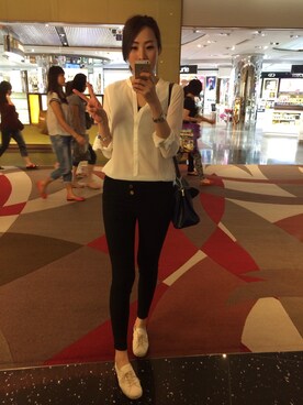 葉姿怡さんのコーディネート