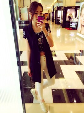 葉姿怡さんのコーディネート