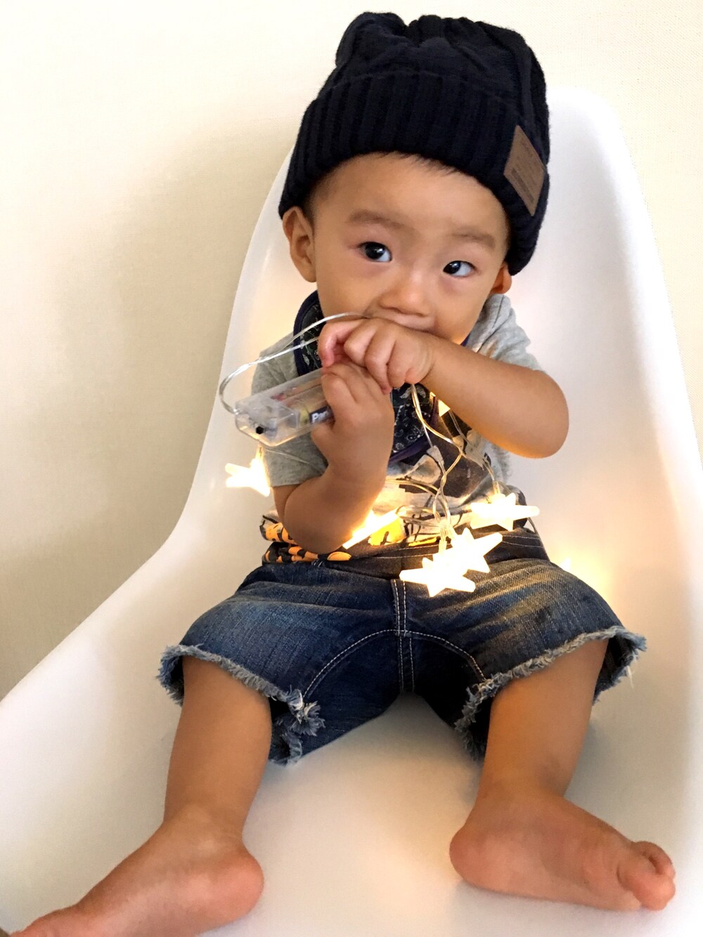 「キッズファッション、ニット帽、babygap、デニム、カジュアル」｜「no brandのアイテム（ハット、ブルー系）」を使った、yukajyuさん（キッズ・70cm）の秋コーディネートの1枚目の写真