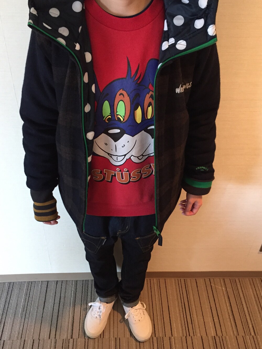 「FRAPBOIS、stussy、mercibeaucoup,、VANS」｜「STUSSYのアイテム（スウェット、レッド系）」を使った、0309さん（レディース・155cm）の冬コーディネートの1枚目の写真
