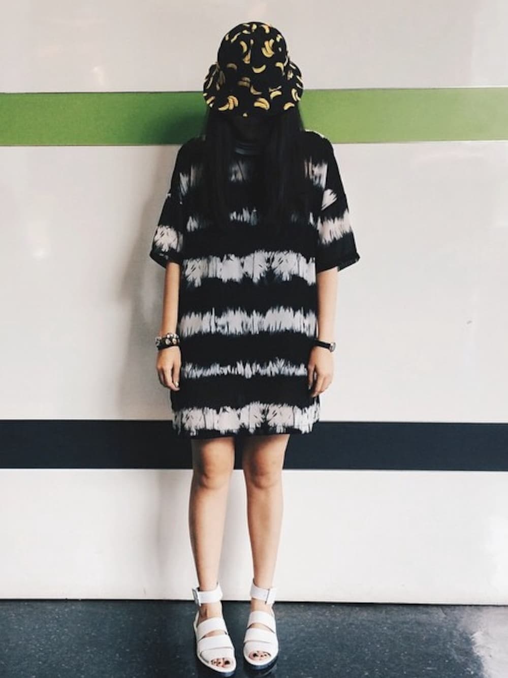 「ootd、sotd、miista」｜「miistaのアイテム（サンダル、ホワイト系）」を使った、P.V.Sさん（レディース・165cm）の秋コーディネートの1枚目の写真