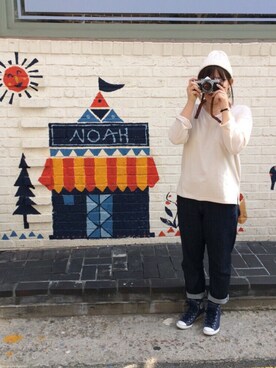 「UNIQLO（ユニクロ）のWOMEN リラックスボーイフレンドフィットジーンズ（デニムパンツ、ブルー系）」を使った、Hanuruさん（レディース・156cm）の秋コーディネート