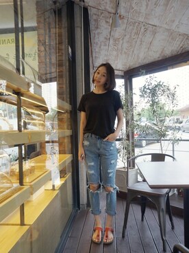 「홀릭P（Denim pants、ブルー系）」を使った、일육공さん（レディース・160cm）の夏コーディネート