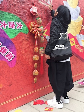 「adidas originals」｜「アイテム（メッセンジャーバッグ）」を使った、上野放鬆さん（レディース・150cm）の冬コーディネート