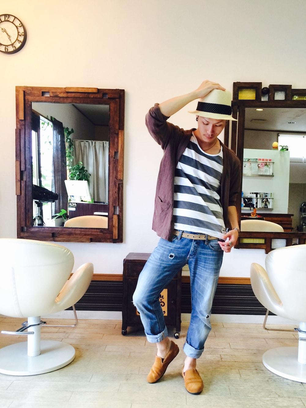 「むぎわら帽子、ローファー」｜「WACKO MARIAのWACKO MARIA THR-01 ＜PANAMA NATURAL/DOTS＞（ハット、ブラック系）」を使った、上水流（弟）さん（メンズ・171cm）の秋コーディネートの1枚目の写真