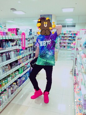 「宇宙」｜「アイテム（シューズ）」を使った、TATSUYAさん（メンズ・169cm）の夏コーディネート